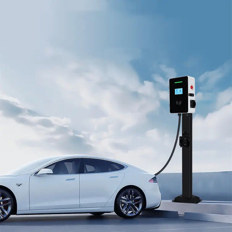 Solo Type2 del arma 7 kilovatios de EV de carga de la estación de la exhibición de pantalla LCD montada en la pared